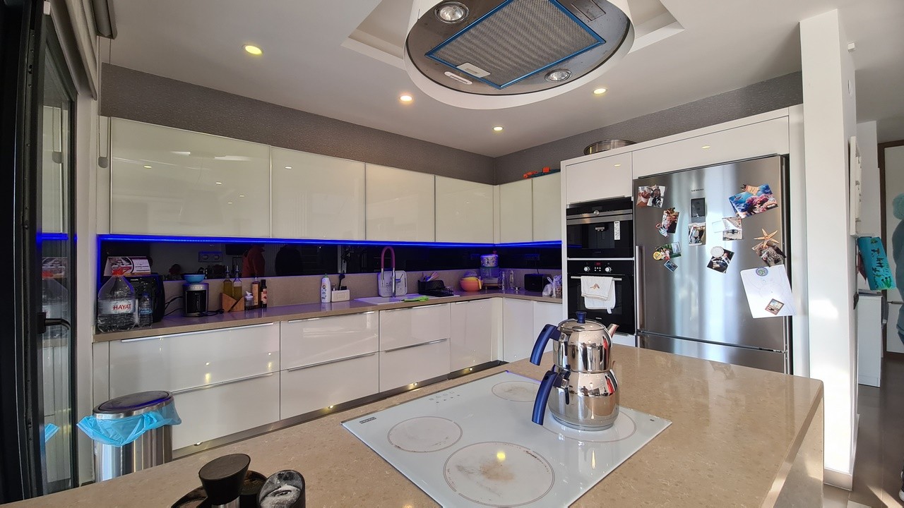 FULLY FURNISHED , 4 BEDROOM 4 BATHROOM 500 SQM PLOT