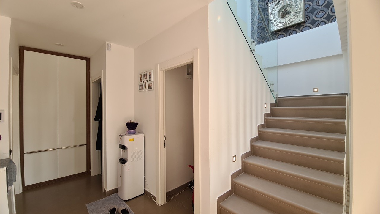 FULLY FURNISHED , 4 BEDROOM 4 BATHROOM 500 SQM PLOT