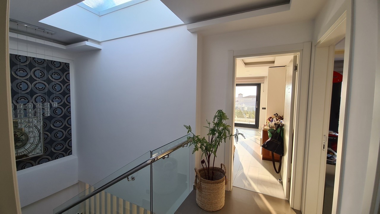 FULLY FURNISHED , 4 BEDROOM 4 BATHROOM 500 SQM PLOT
