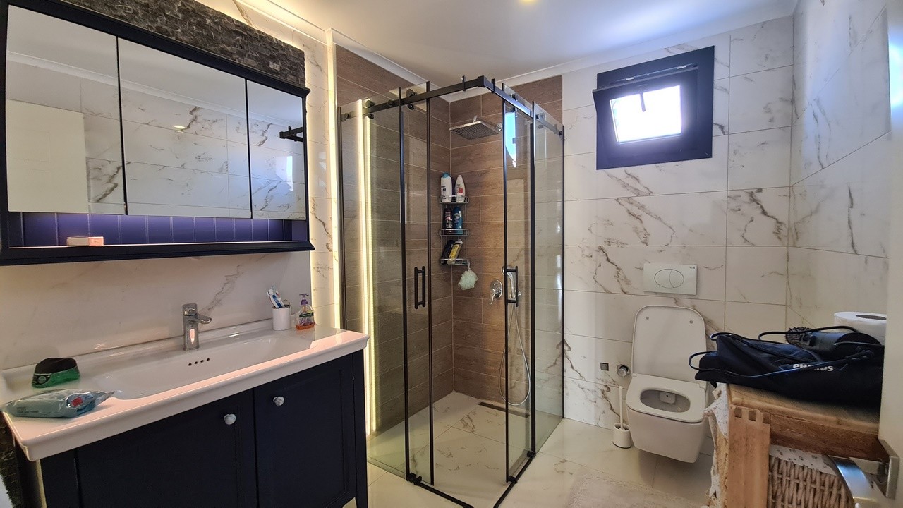 FULLY FURNISHED , 4 BEDROOM 4 BATHROOM 500 SQM PLOT