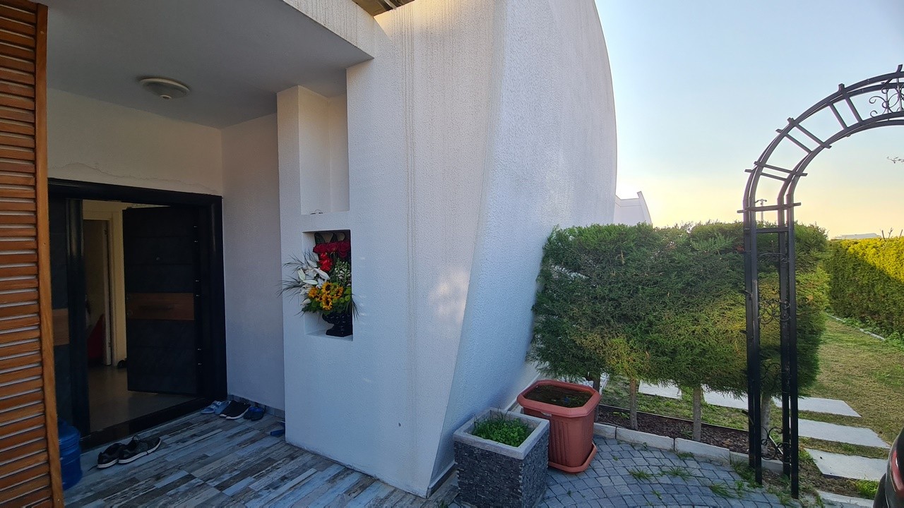 FULLY FURNISHED , 4 BEDROOM 4 BATHROOM 500 SQM PLOT
