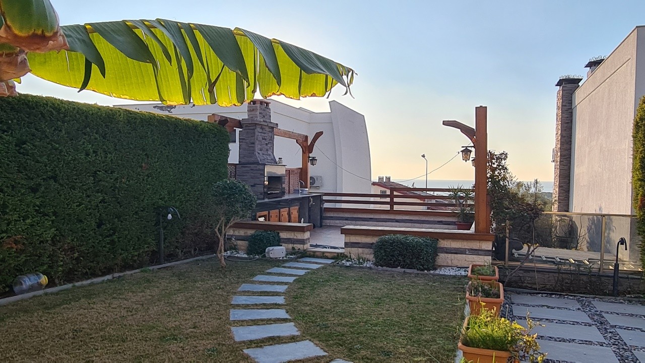 FULLY FURNISHED , 4 BEDROOM 4 BATHROOM 500 SQM PLOT