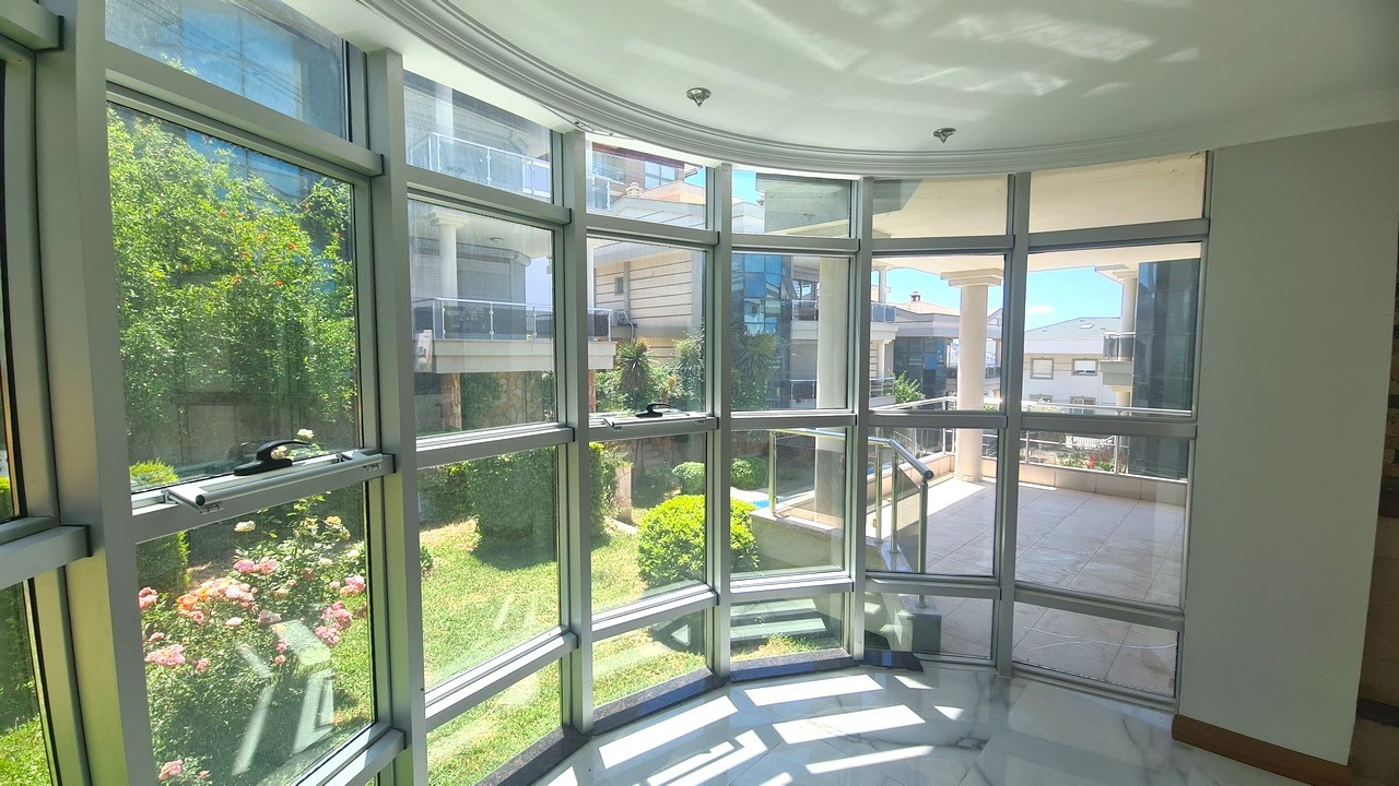 PRIVATE DETACHED VILLA  WITH SEA VIEW IN MARINA AREA