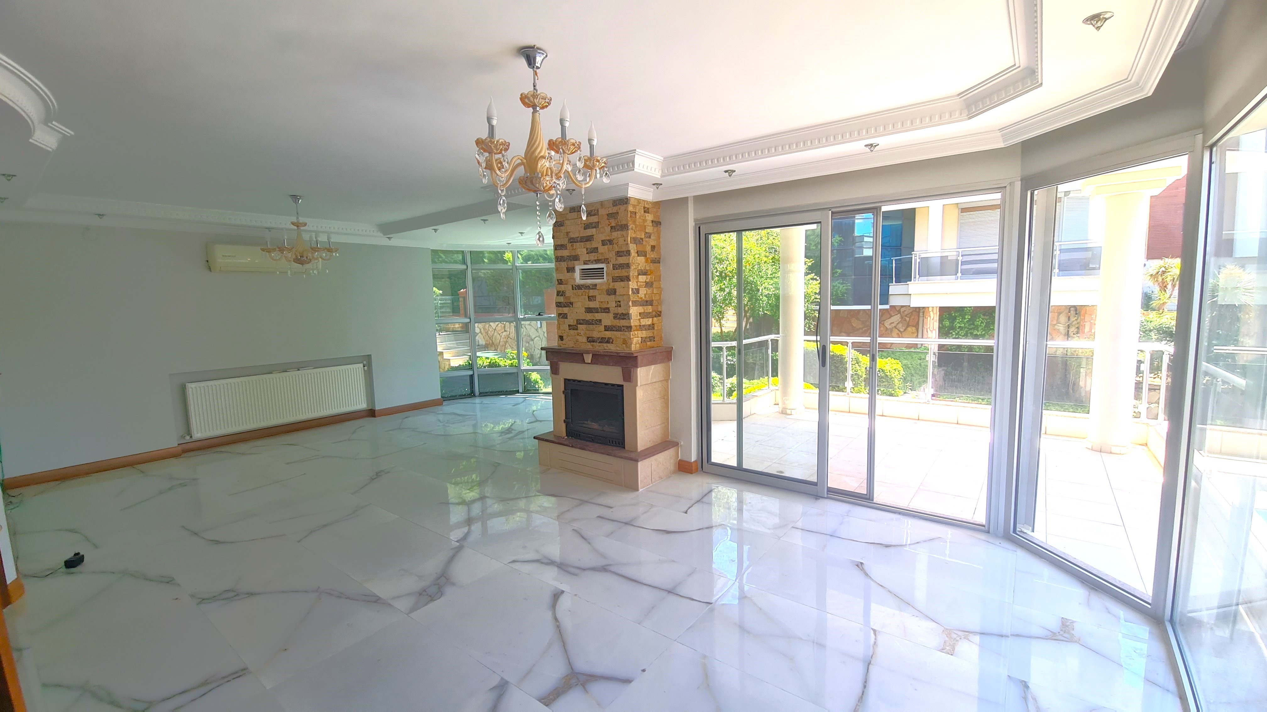 PRIVATE DETACHED VILLA  WITH SEA VIEW IN MARINA AREA