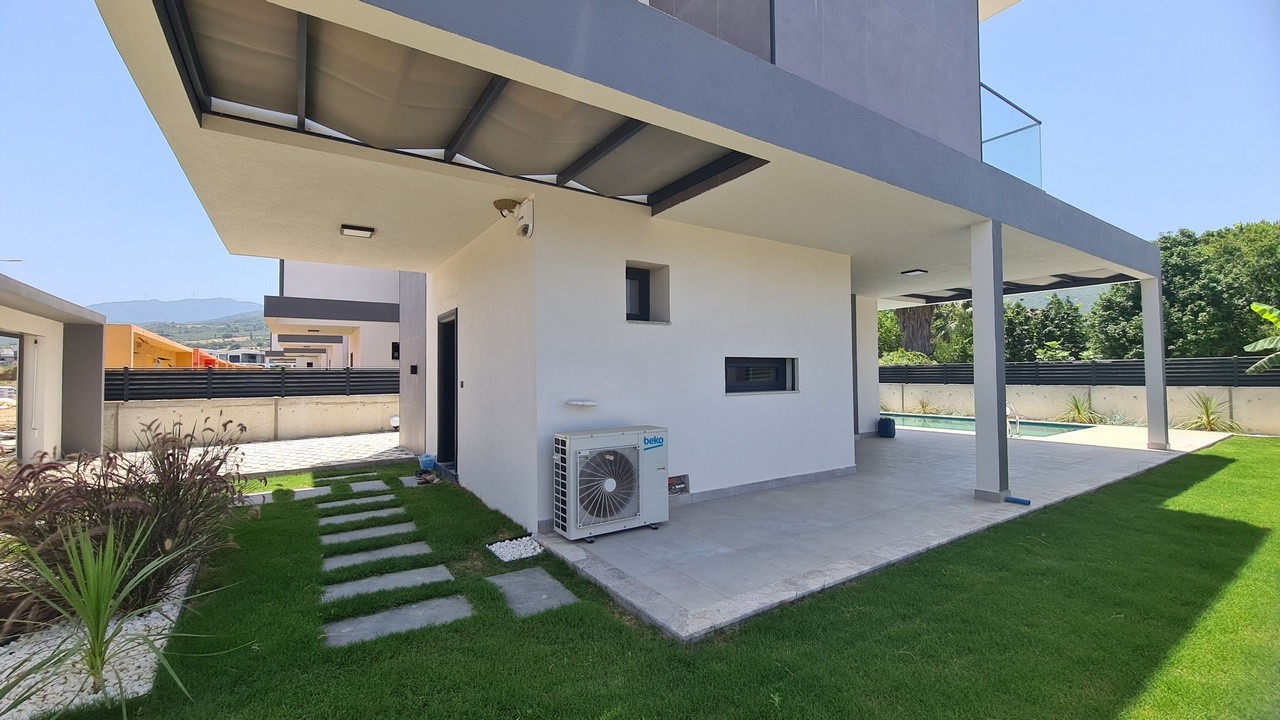 PRIVATE DETACHED VİLLA 300 SQM GARDEN IN GÜZELÇAMLI