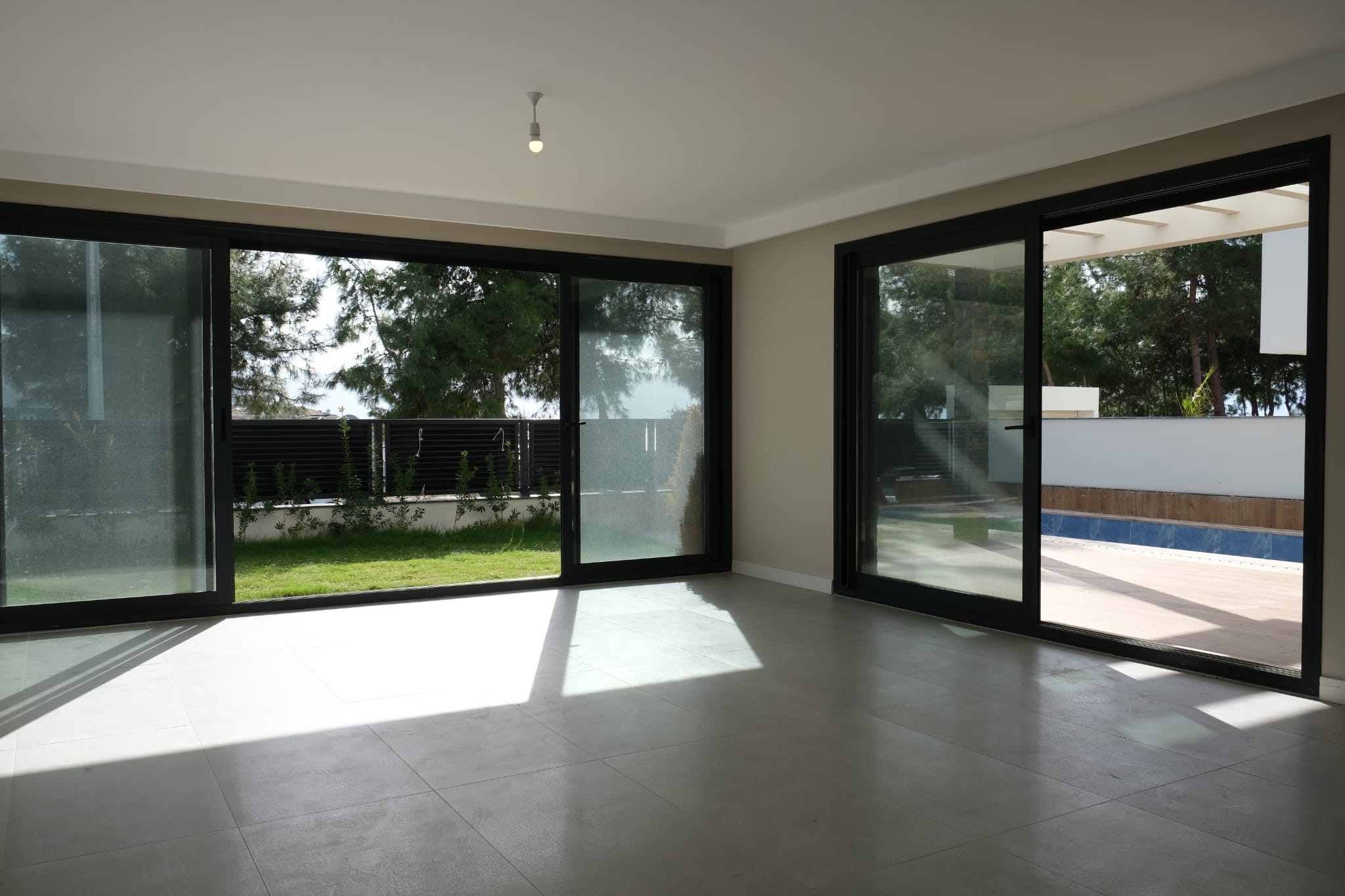 4+1 Villa with Private Pool in Ladies Beach