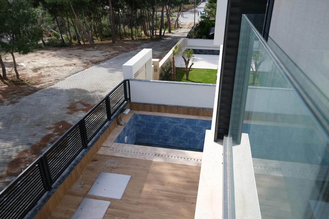 4+1 Villa with Private Pool in Ladies Beach