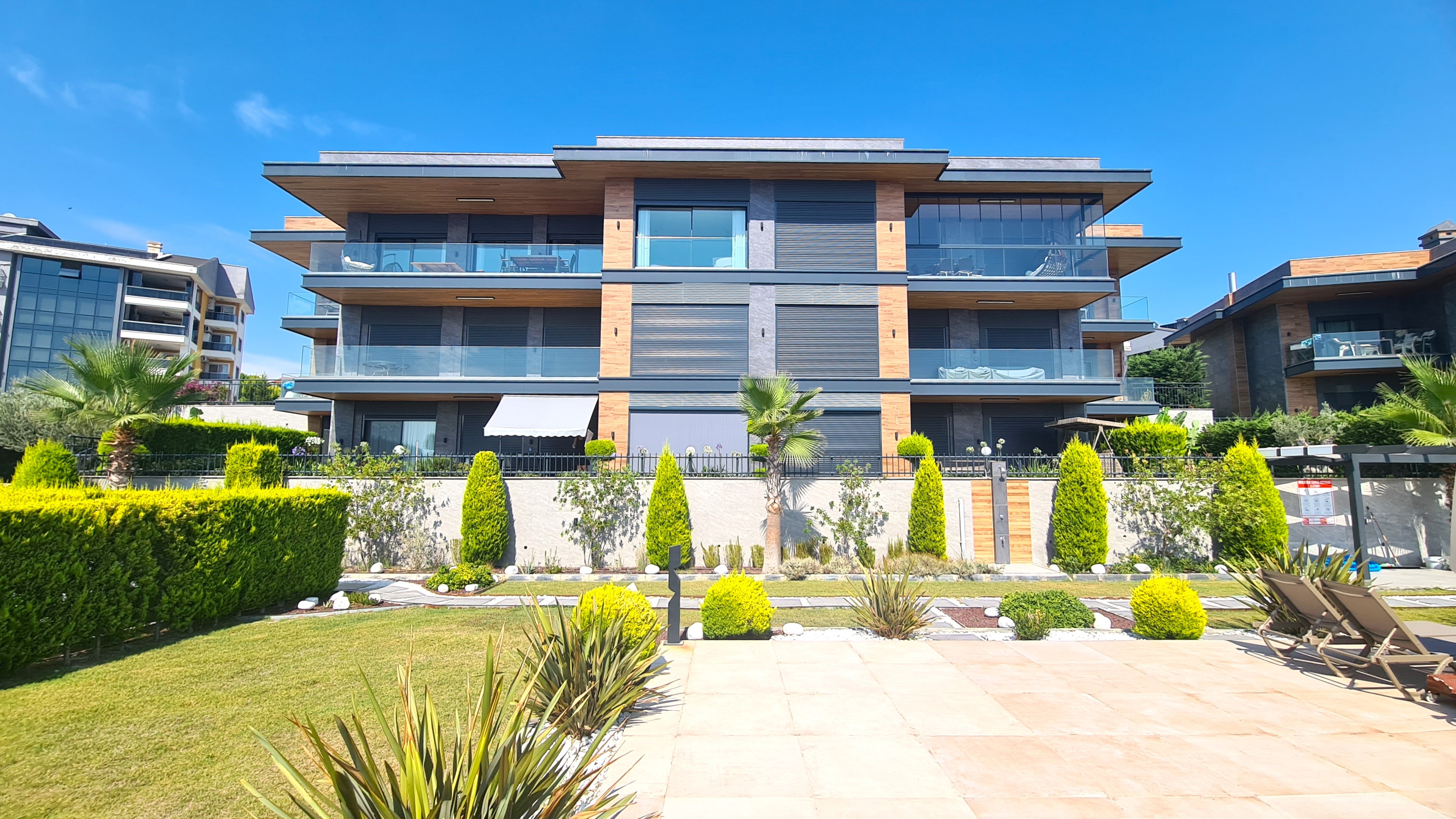 Luxury 3+1 Apartment with Full Sea View, Within Walking Distance to Ladies Beach, in a Prestigious Complex