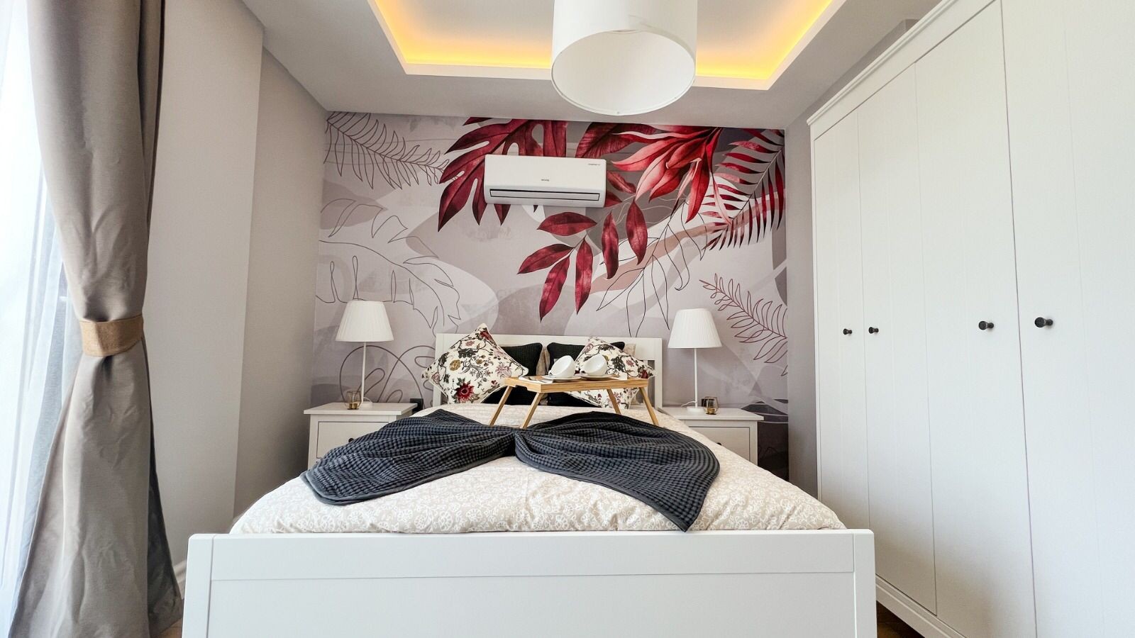 Detached Villa with Private Pool and Near the Sea