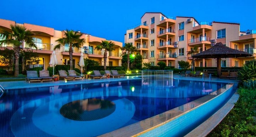 Luxury Golf Resort Spa Hotel, Opportunity with 2+1 Apartment