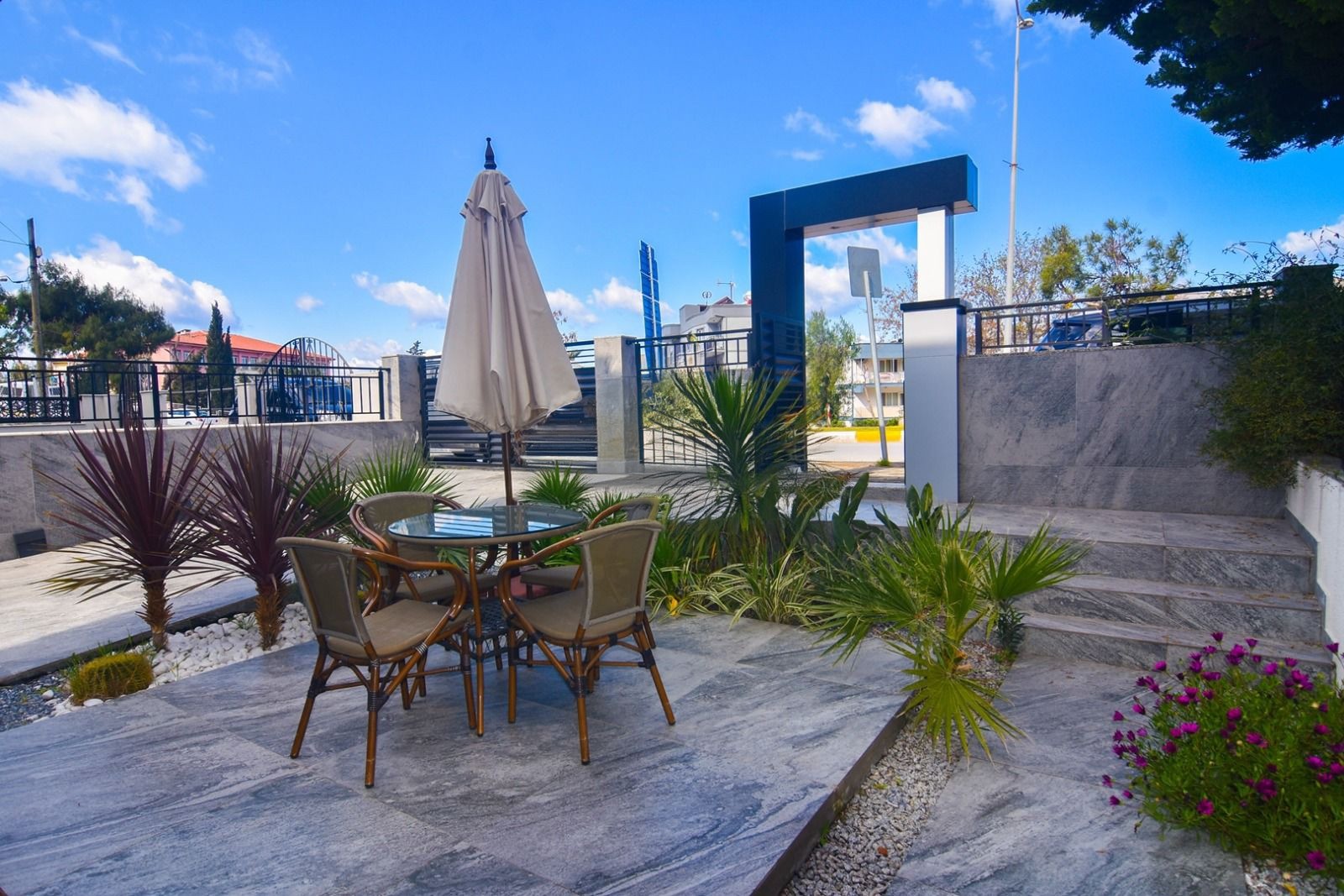 Central 3-Story Office with Sea View in Kuşadası