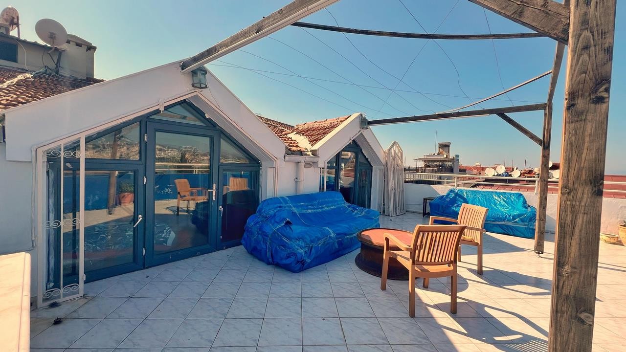 "3+1 Penthouse Duplex in the Heart of the City, Steps from the Seaside"