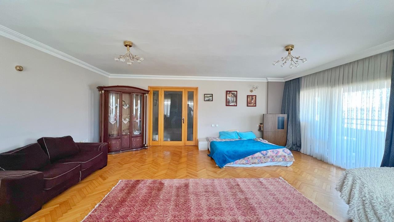 "3+1 Penthouse Duplex in the Heart of the City, Steps from the Seaside"