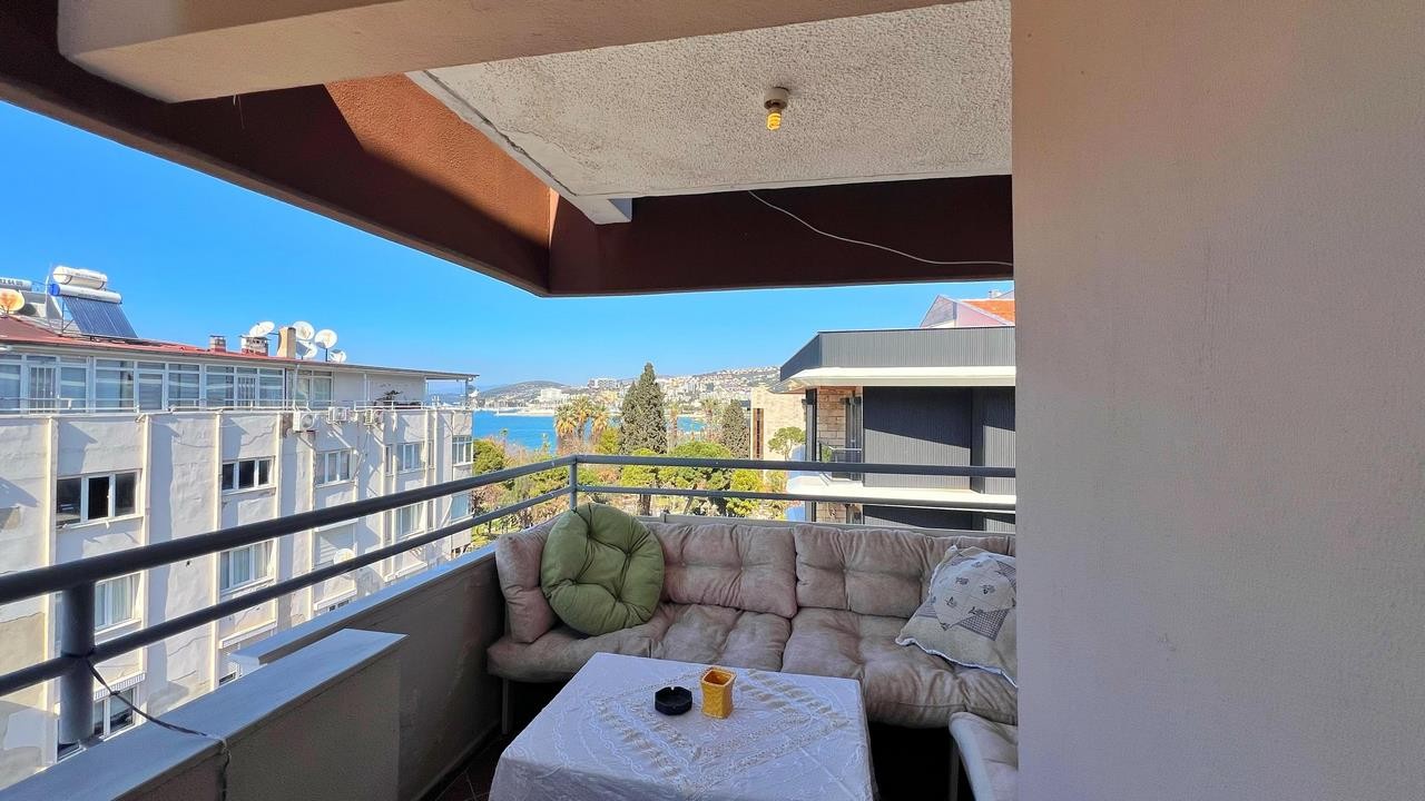 "3+1 Penthouse Duplex in the Heart of the City, Steps from the Seaside"