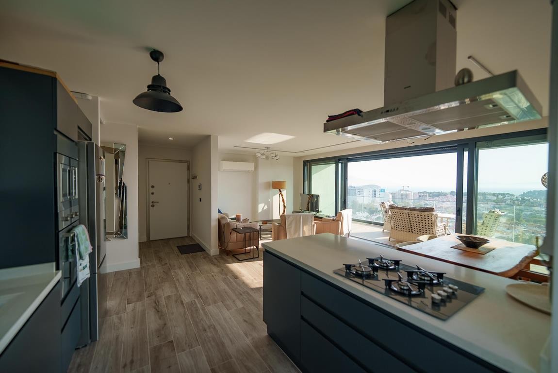 For Sale: 2-Bedroom Apartment with Stunning Sea View