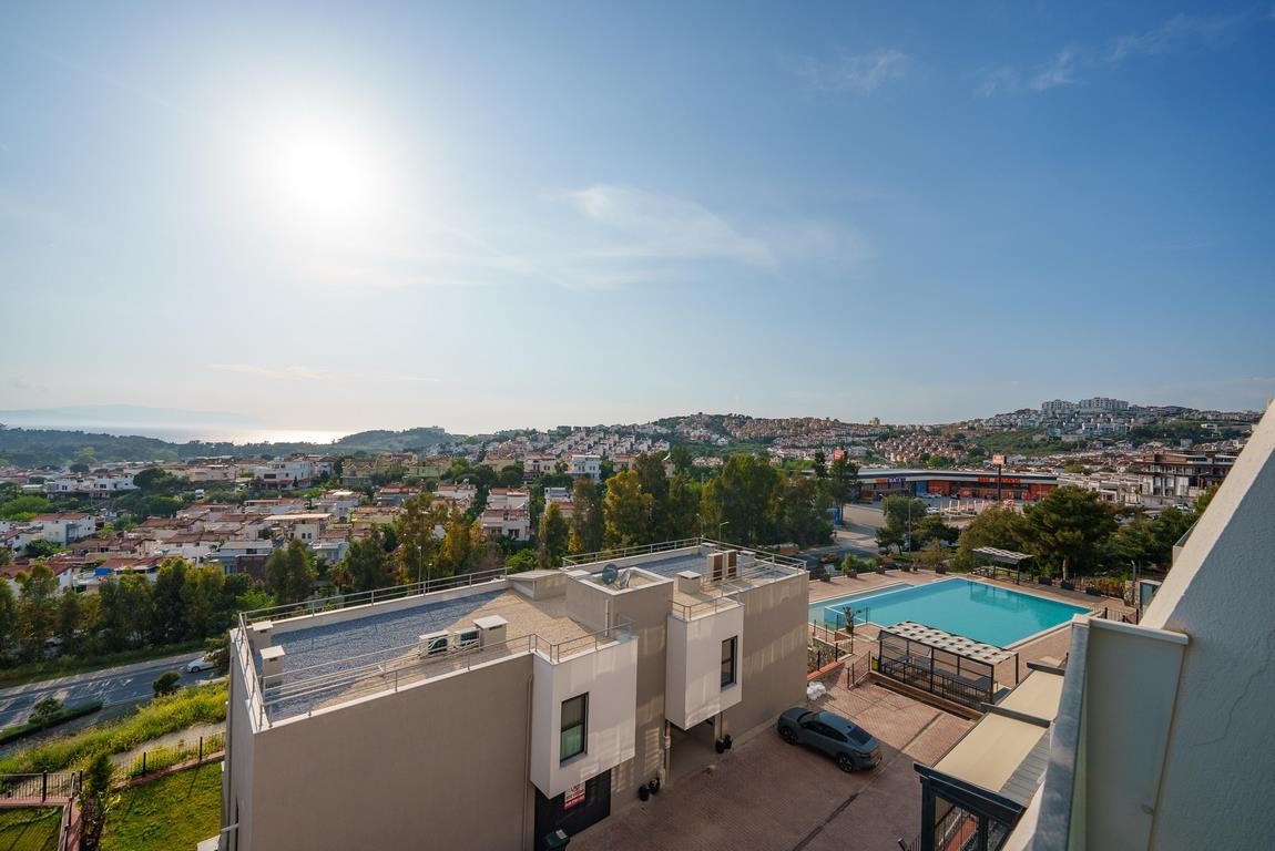 For Sale: 2-Bedroom Apartment with Stunning Sea View