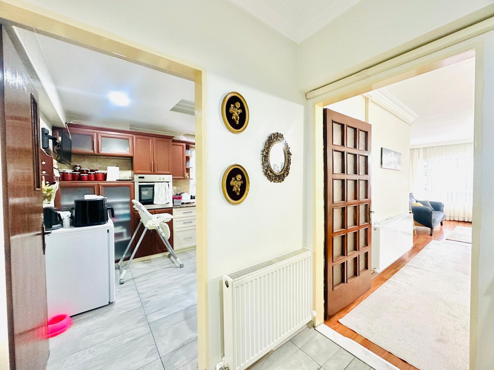 In the Heart of Kuşadası! Air-Conditioned, Natural Gas 3+1 Apartment in Türkmen Neighborhood
