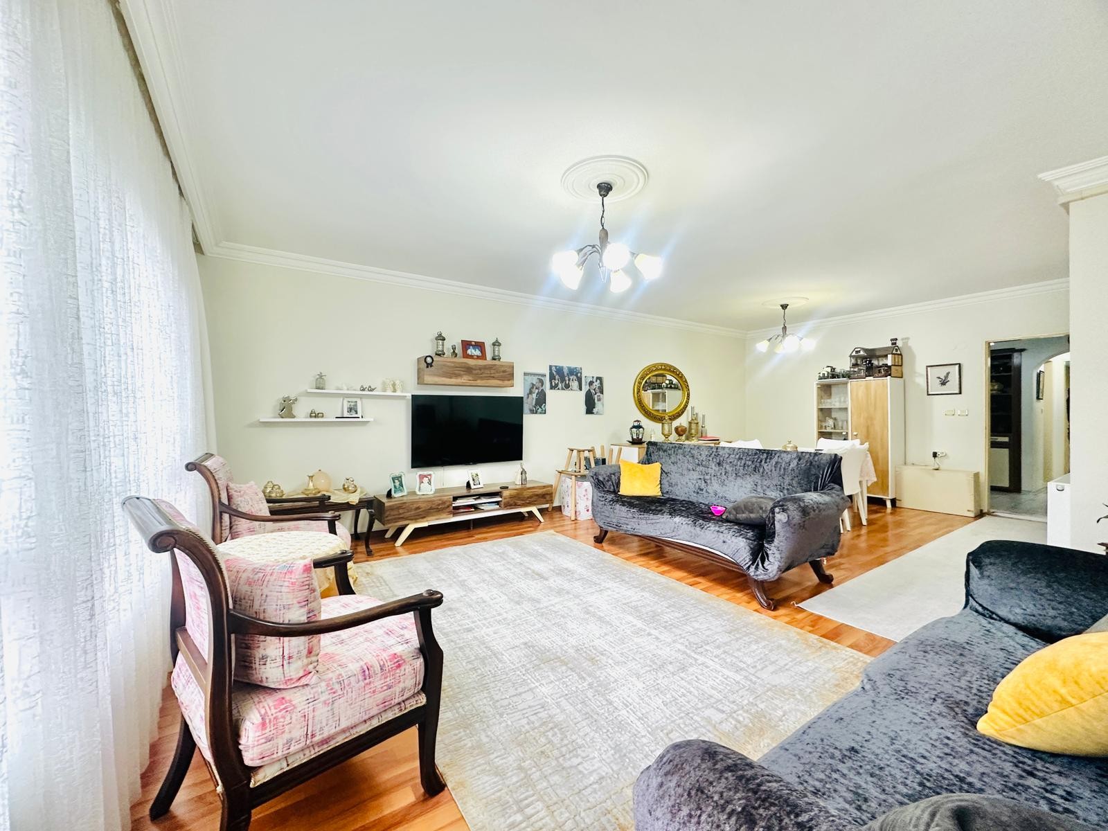 In the Heart of Kuşadası! Air-Conditioned, Natural Gas 3+1 Apartment in Türkmen Neighborhood