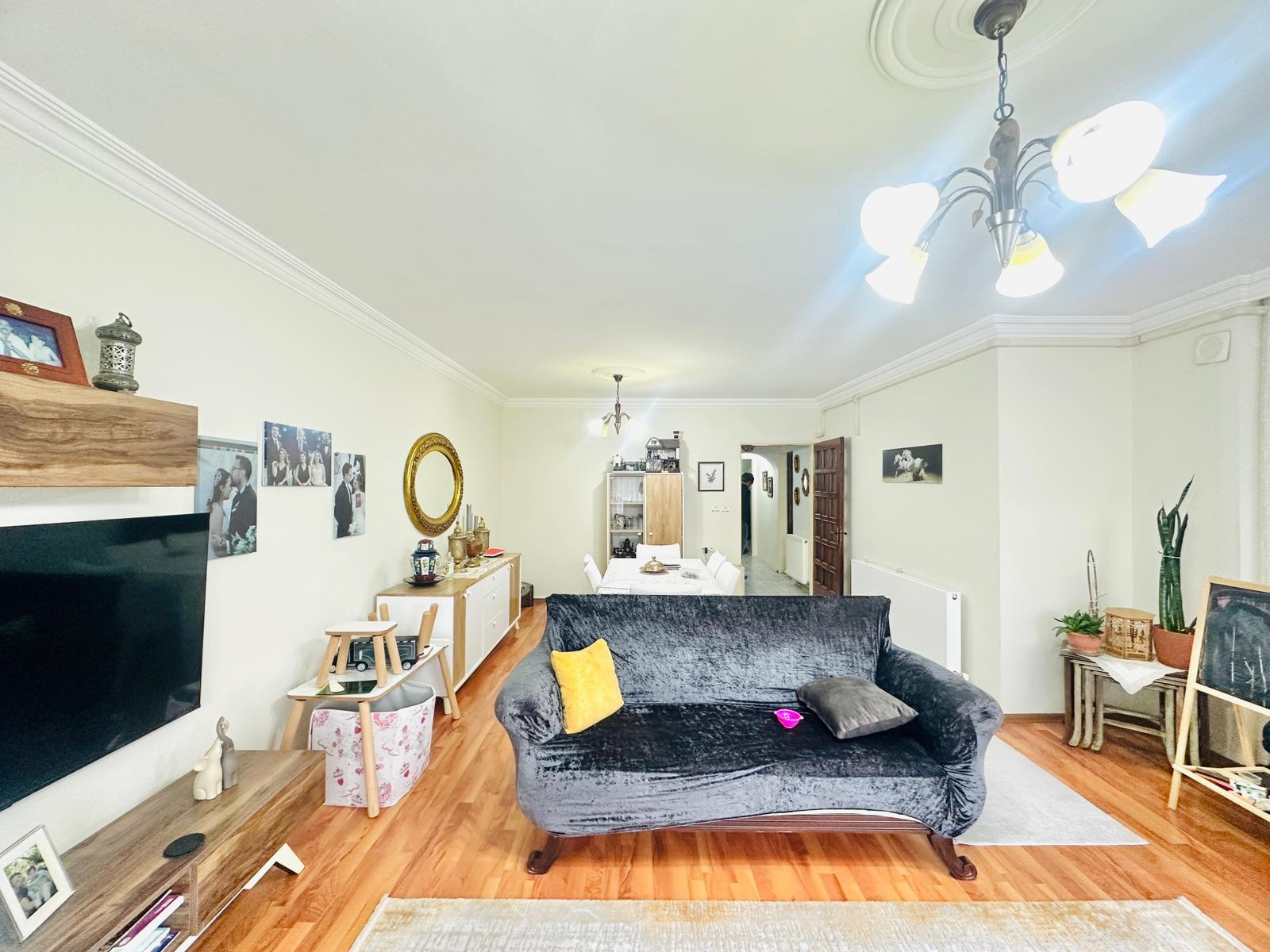 In the Heart of Kuşadası! Air-Conditioned, Natural Gas 3+1 Apartment in Türkmen Neighborhood