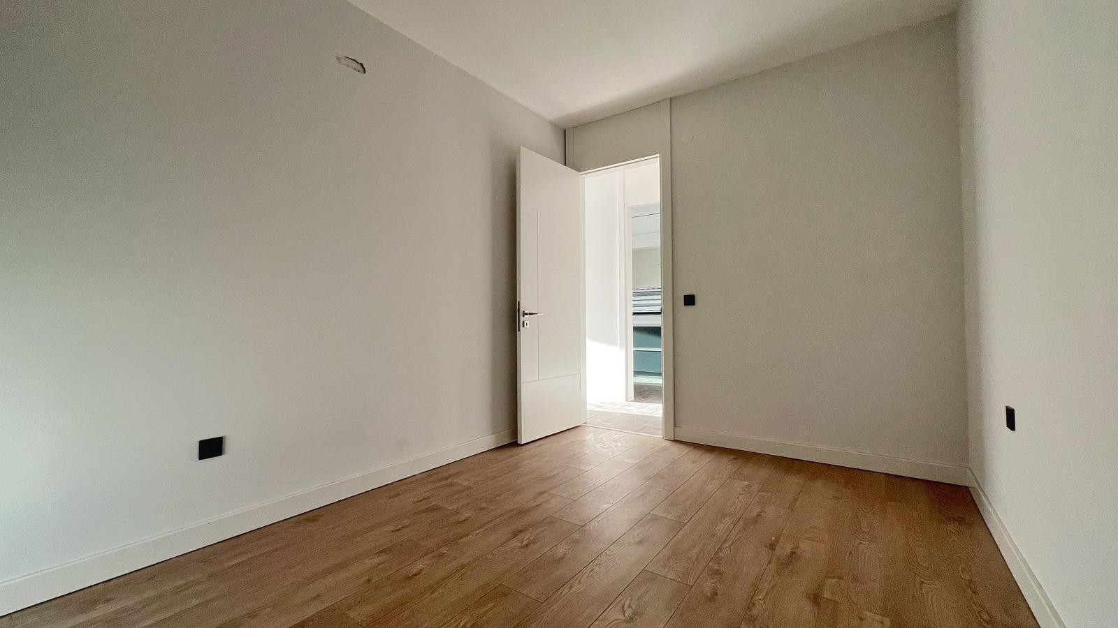 Spacious Apartment with Panoramic Pool and Sea Views in Kuşadası Değirmendere