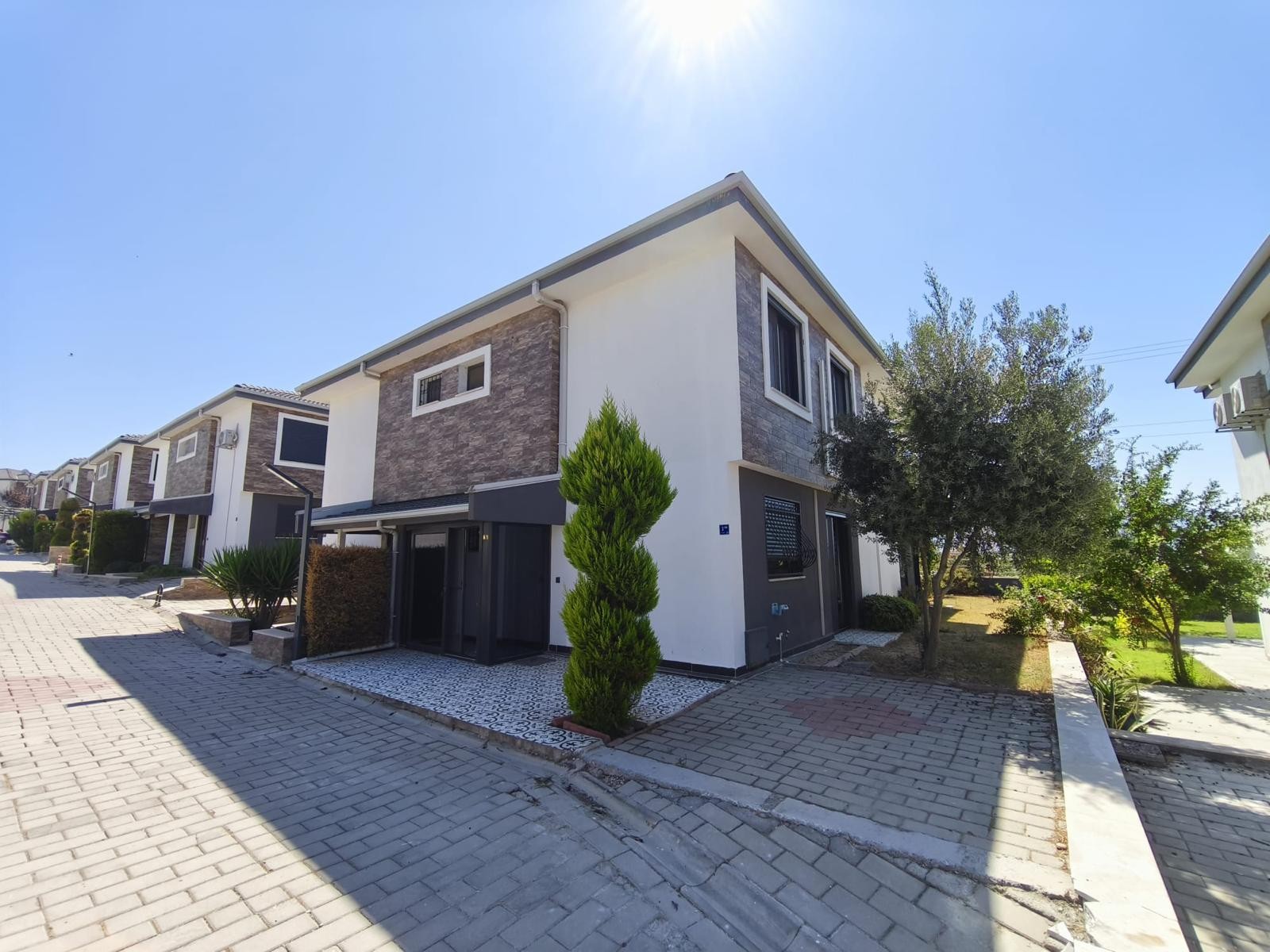 A Rare Opportunity in Kuşadası Soğucak: Corner Villa with Private Garden