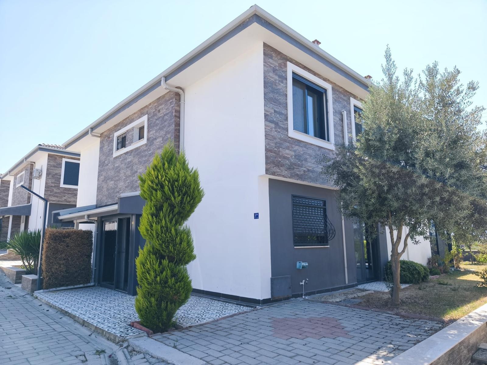 A Rare Opportunity in Kuşadası Soğucak: Corner Villa with Private Garden