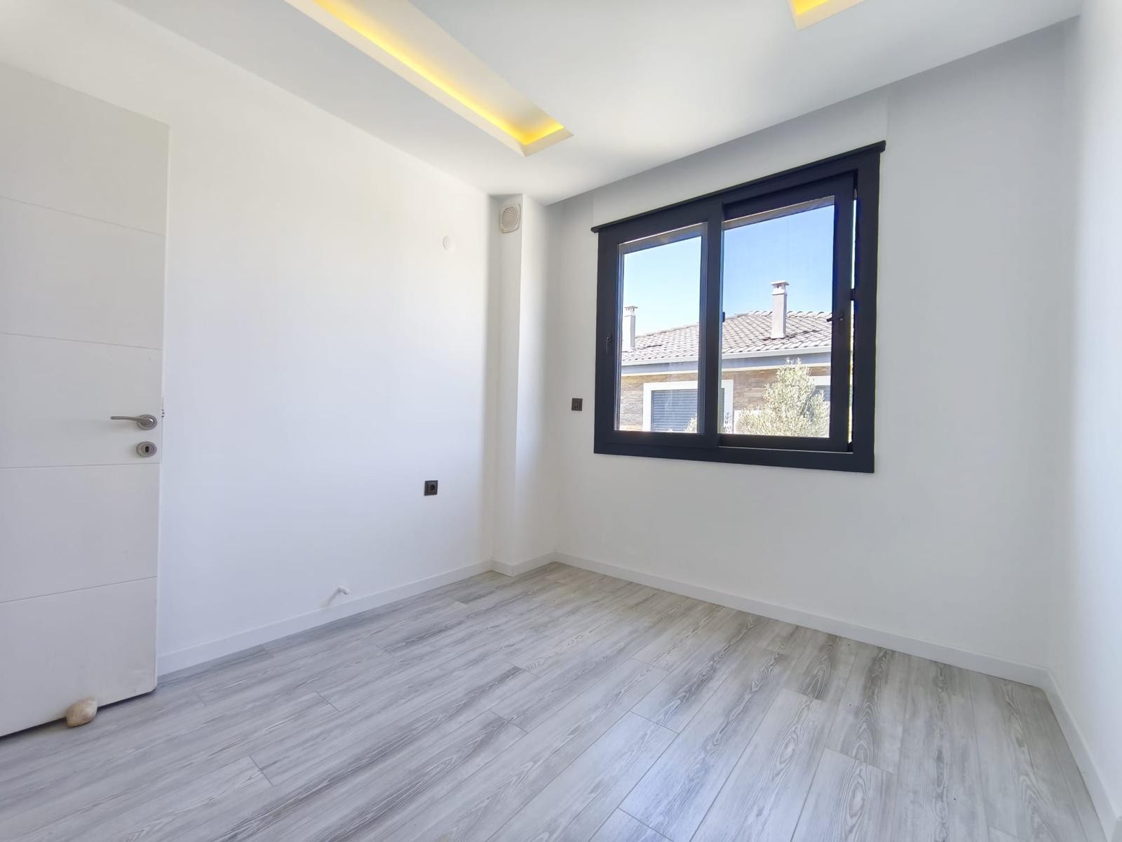 A Rare Opportunity in Kuşadası Soğucak: Corner Villa with Private Garden