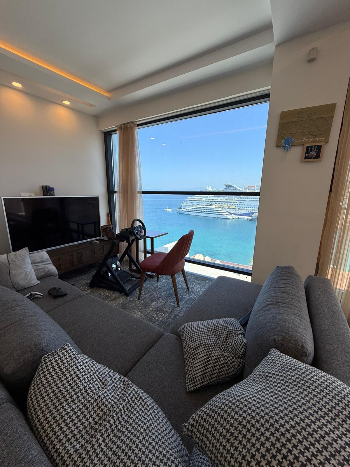 An Exclusive Seafront Villa in the Heart of Kuşadası