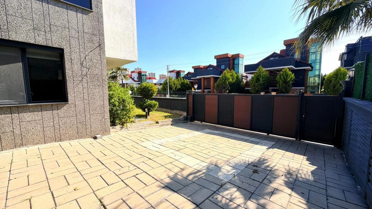 Modern Villa with Private Pool for Sale in Kuşadası Long Beach