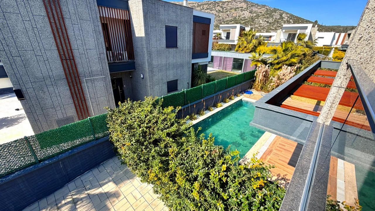 Modern Villa with Private Pool for Sale in Kuşadası Long Beach