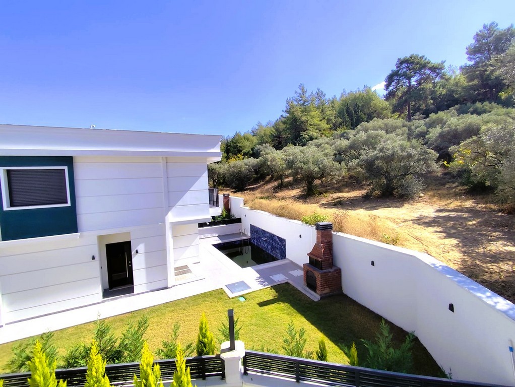 A Peaceful Villa Surrounded by Clean Air and Nature in Davutlar, Kuşadası