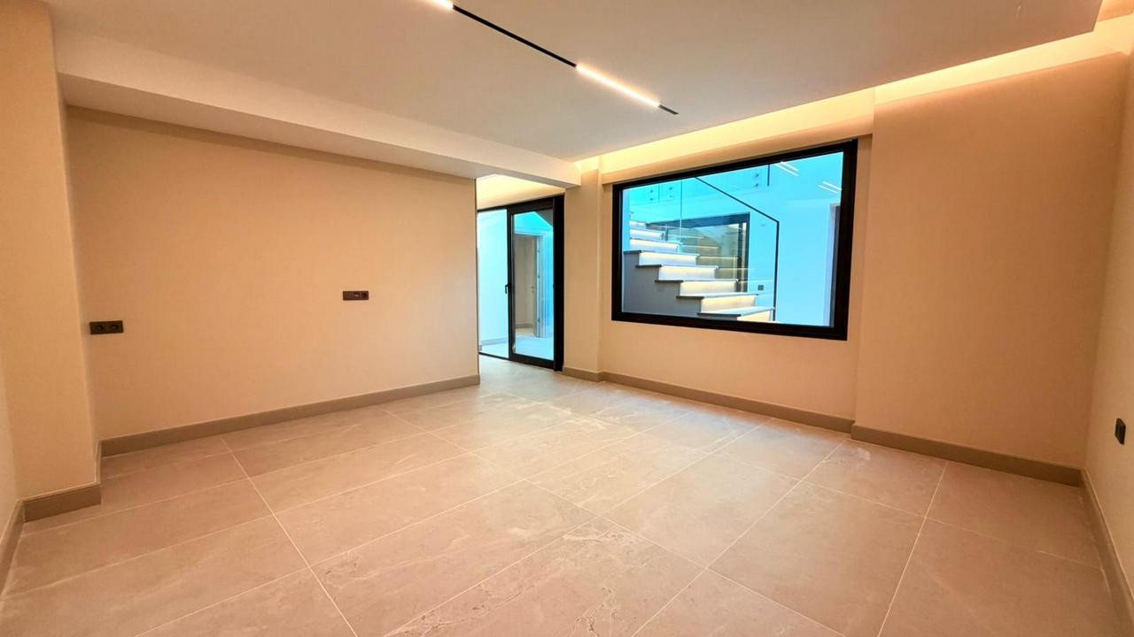 UNIQUE LUXURY VILLA WITH PRIVATE POOL & MODERN MEDITERRANEAN ARCHITECTURE IN KUŞADASI