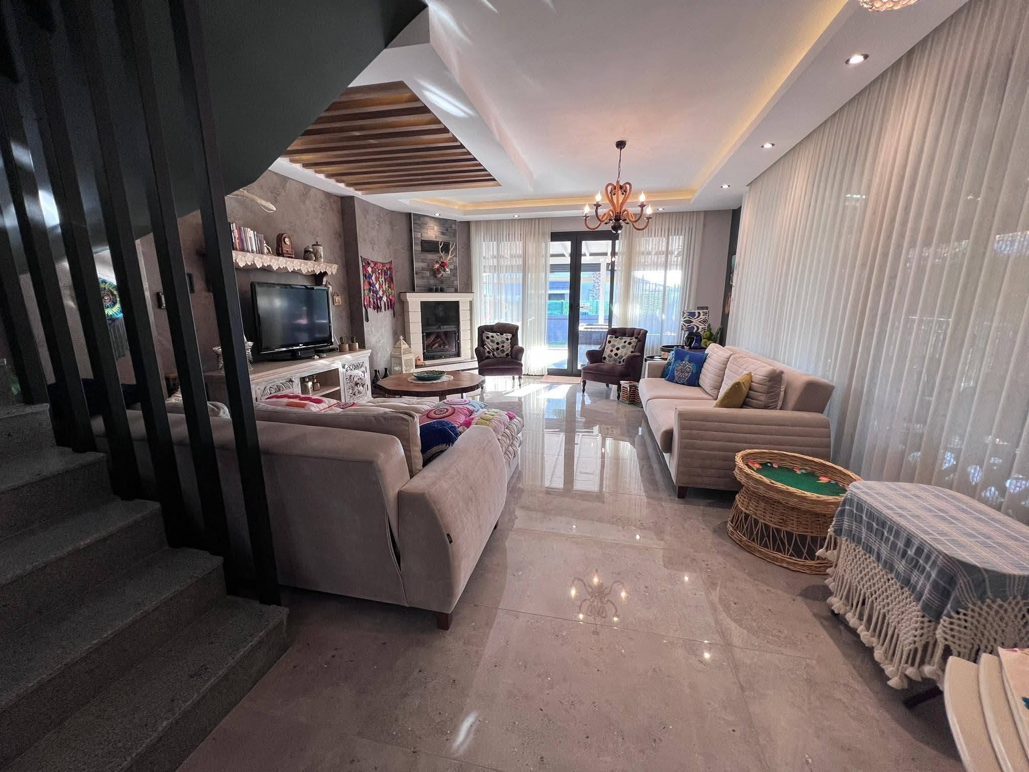 EXCLUSIVE DETACHED VILLA WITH PRIVATE POOL AND SOLAR ENERGY SYSTEM IN KUŞADASI