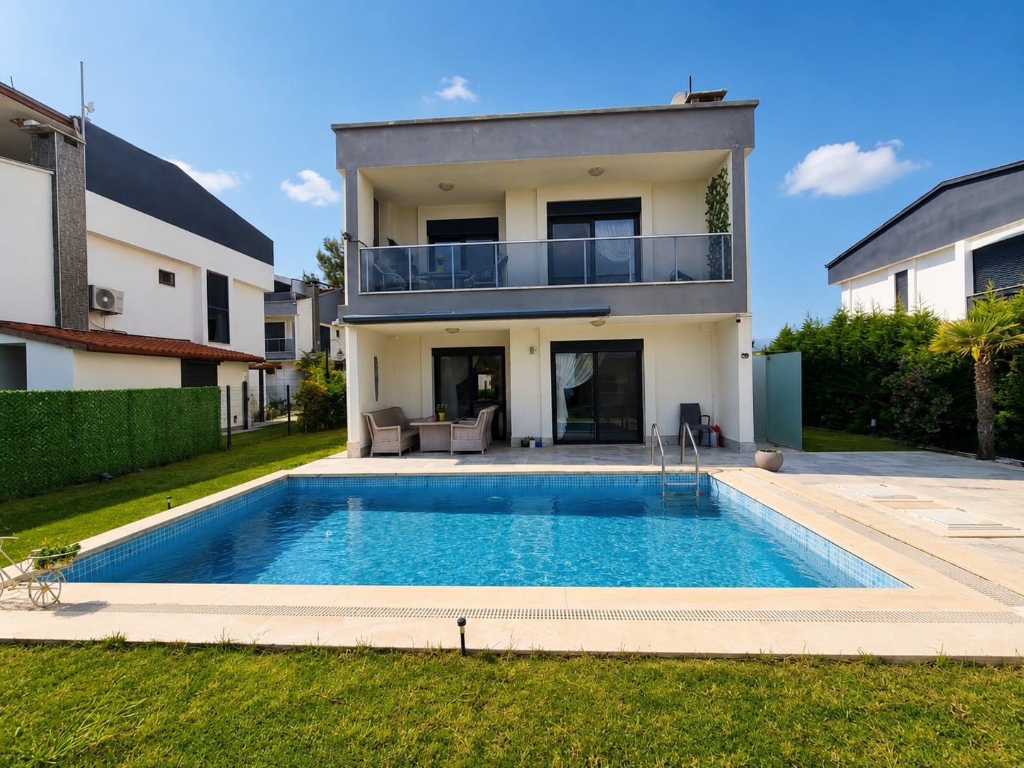 LUXURIÖSE 3+1-VILLA MIT MEERBLICK, FREISTEHEND UND MIT PRIVATEM POOL